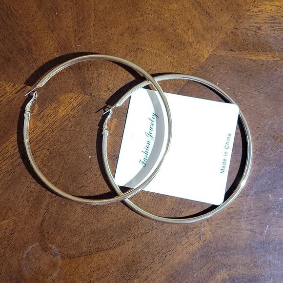 BRAND NEW FASHION JEWELRY BIG FAUX GOLD PLATED WOMEN"S  HOOPS EARRINGS - Picture 10 of 11